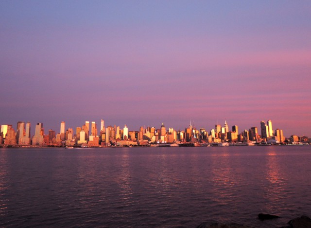 10/8/2013、ここまでピンク色に染まるマンハッタンの景色は珍しい。